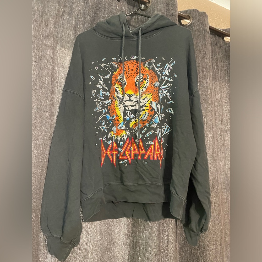 Daydreamer brand Def Leopard hoodie!